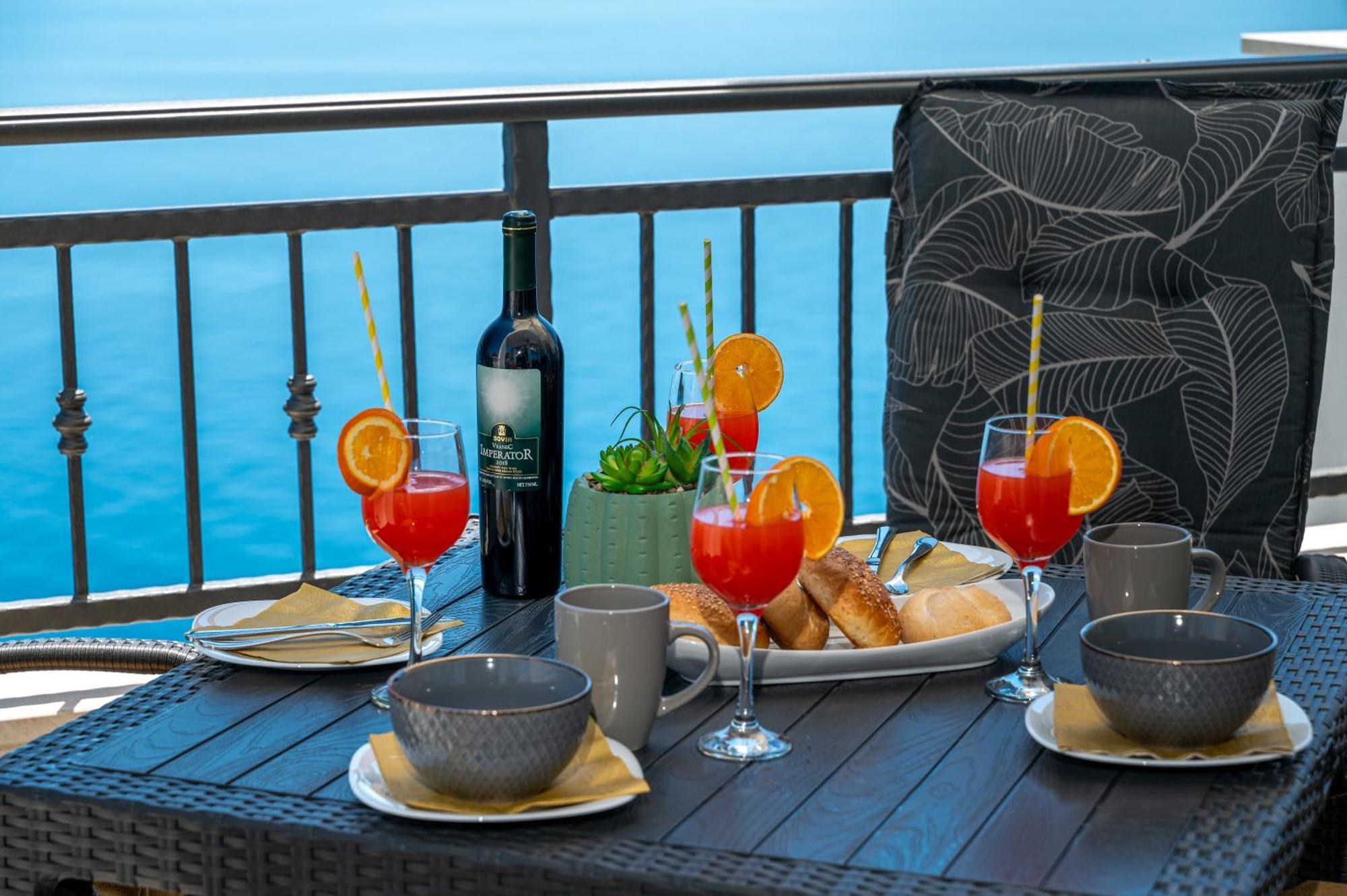 Seaview Apartments Nives เบรลา ภายนอก รูปภาพ