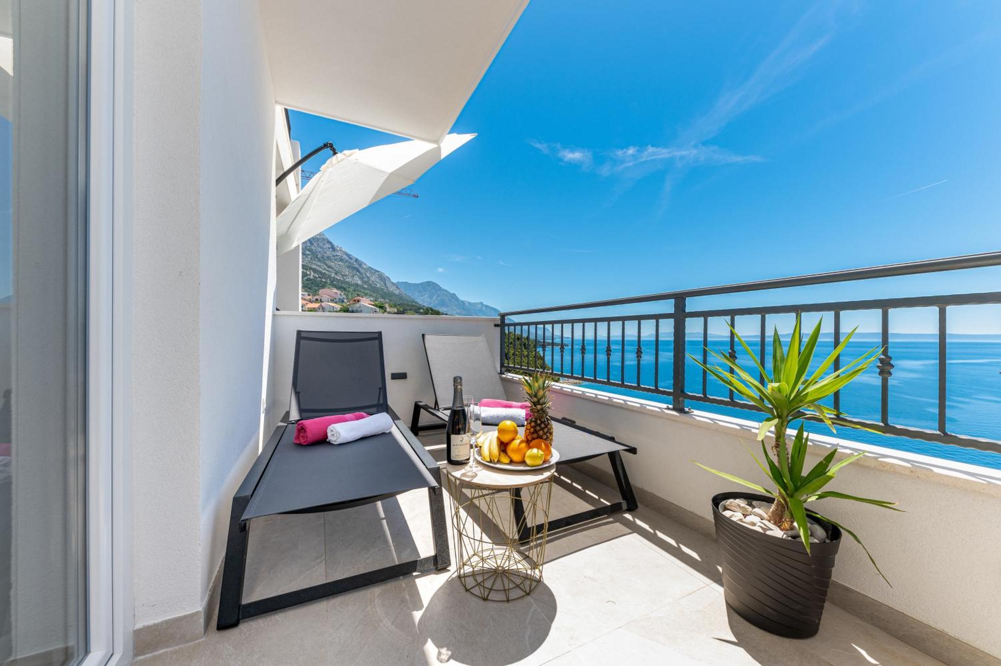 Seaview Apartments Nives เบรลา ภายนอก รูปภาพ