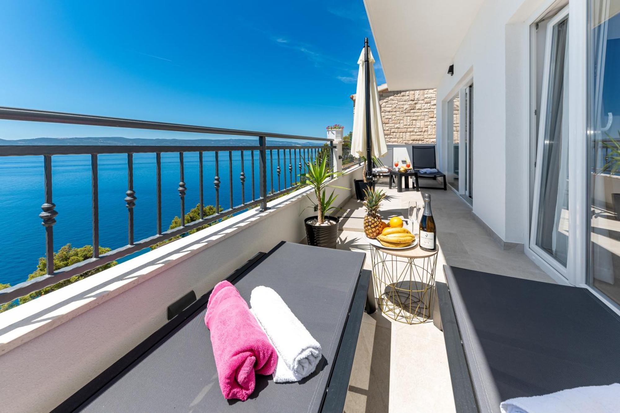 Seaview Apartments Nives เบรลา ภายนอก รูปภาพ