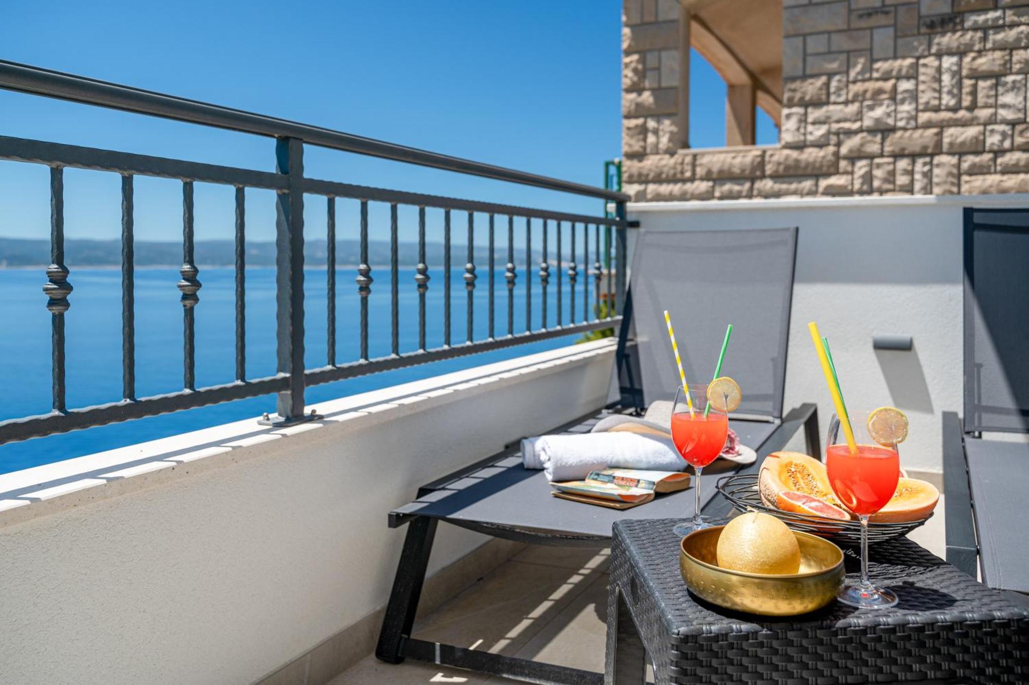 Seaview Apartments Nives เบรลา ภายนอก รูปภาพ